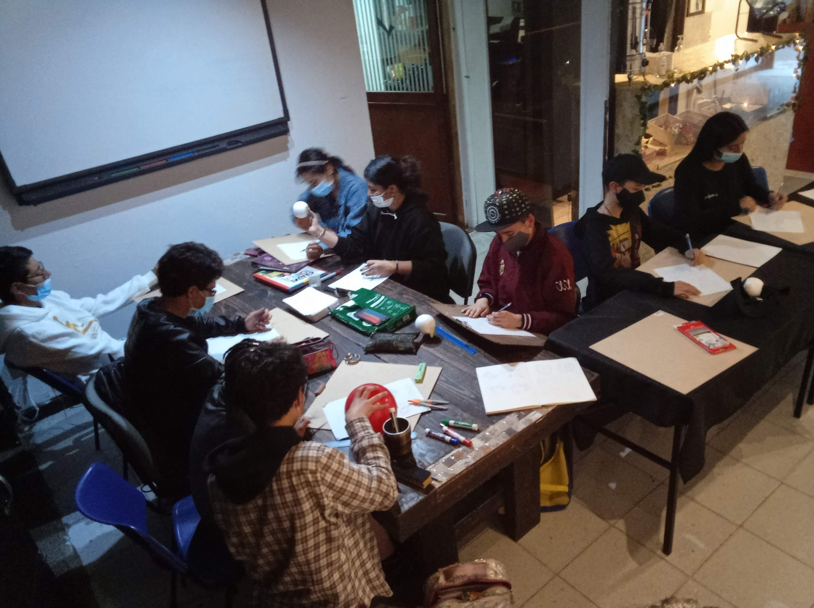 Estudiantes de la escuela Sala101 en formación artística, Fontibón - 2