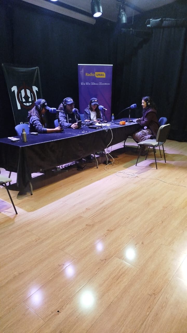Emisión de Radio UNAL grabada en Sala101 durante Artes y espacios para comunidades vivas, 2026.